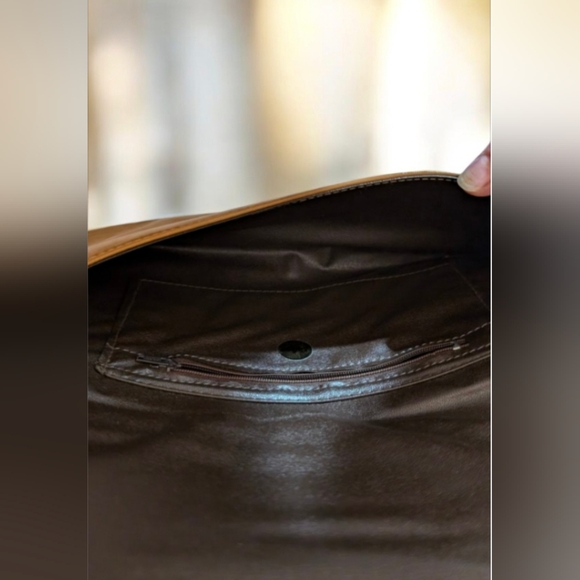 ❄️Calego Pleather Gold Tone Purse - Picture 6 of 9